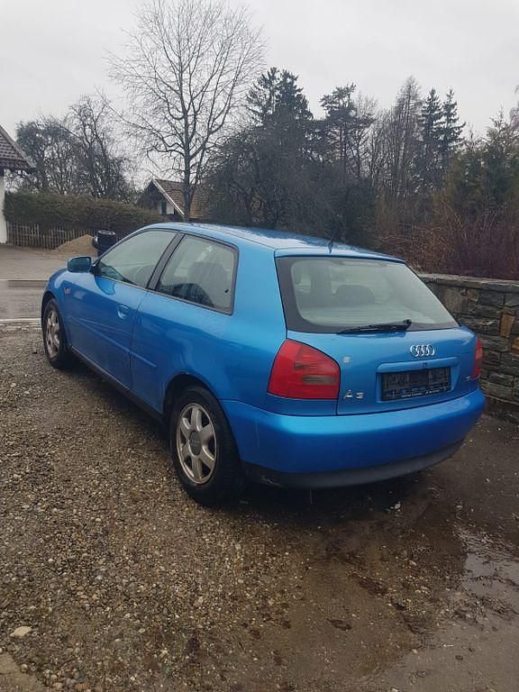 Gebraucht Audi A3 Ambiente 101 PS (74 kW) 1999 Blau Kleinwagen