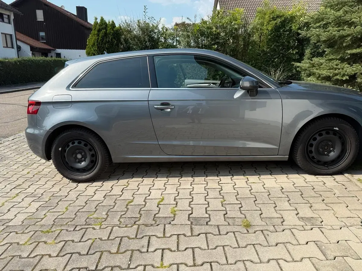 Gebraucht Audi A3 150 PS (110 kW) 2013 Grau Limousine