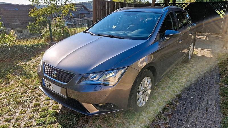 Grau Gebraucht 2016 Seat Leon ST Style Kombi | 8.800 € (Fairer Preis) - Bild 1/4
