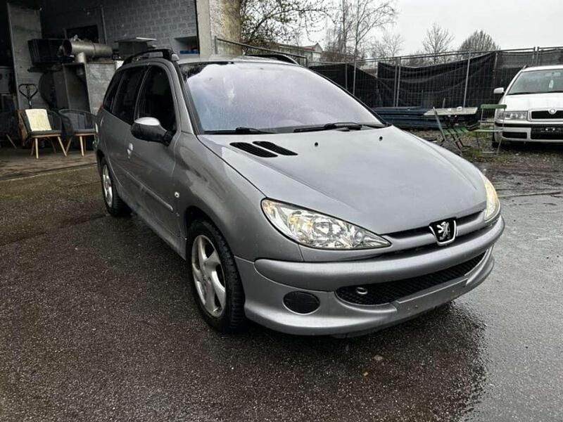 Grau sidobre/metallic Gebraucht 2005 Peugeot 206 Tendance Kombi | 2.400 € (Etwas zu teuer) - Bild 1/4