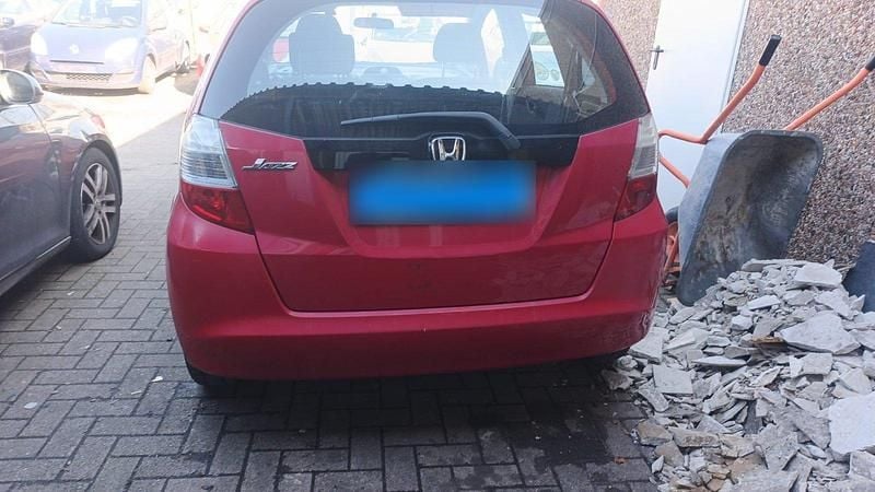 Gebraucht Honda Jazz 90 PS (66 kW) 2011 Rot Kleinwagen