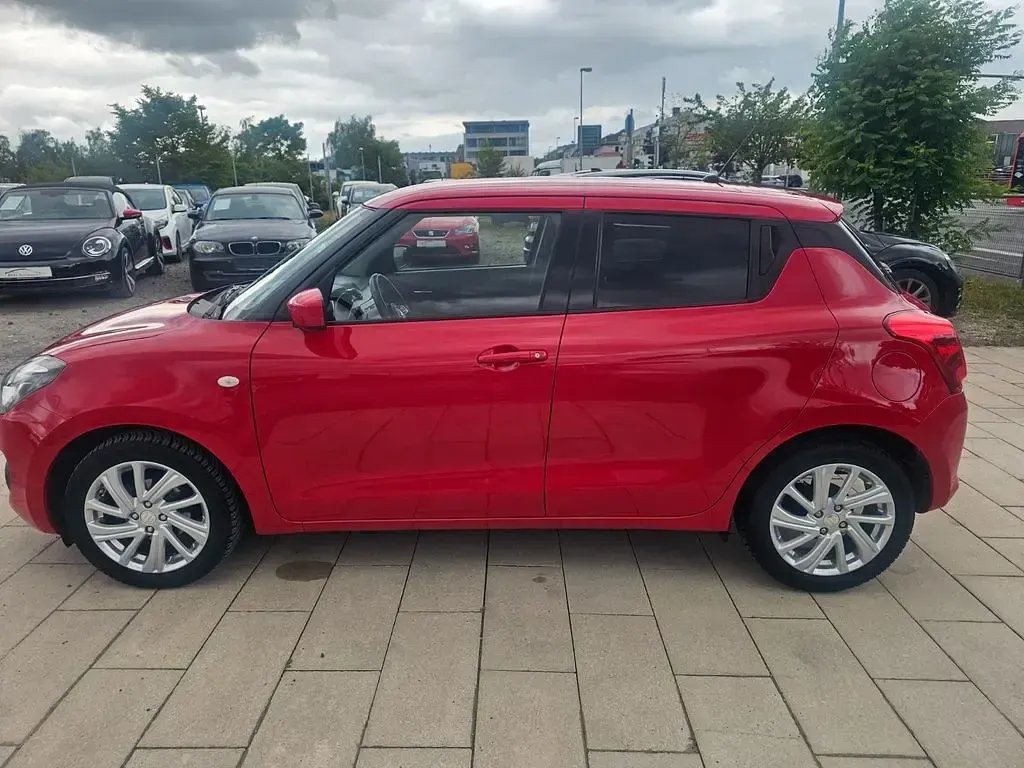 Gebraucht Suzuki Swift 83 PS (61 kW) 2021 Rot Kleinwagen