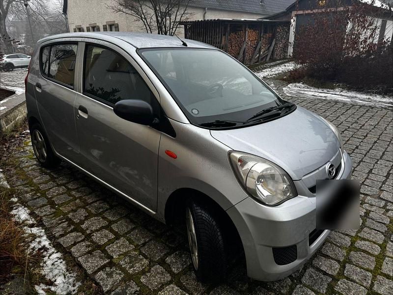 Gebraucht Daihatsu Cuore 69 PS (50 kW) 2008 Silber Kleinwagen