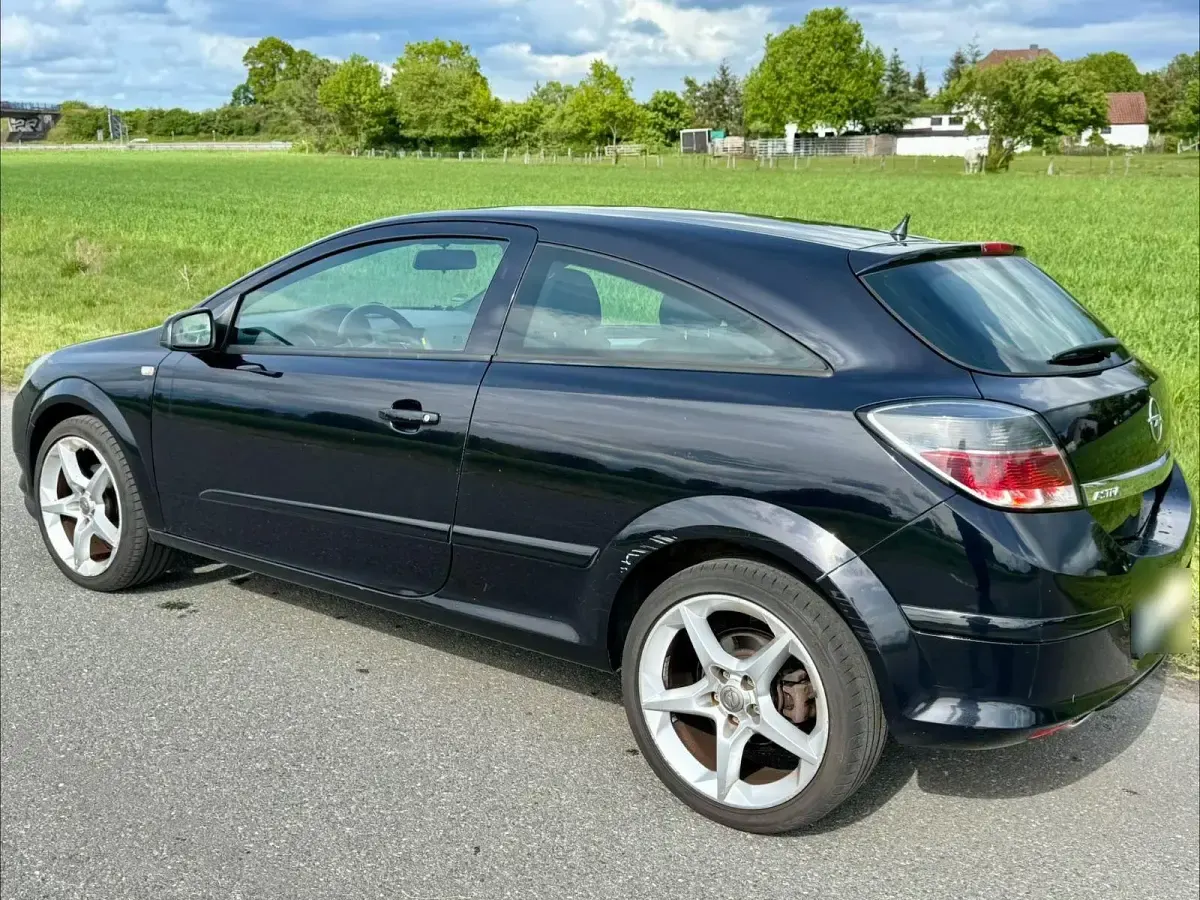 Gebraucht Opel Astra GTC 125 PS (91 kW) 2005 Schwarz Limousine