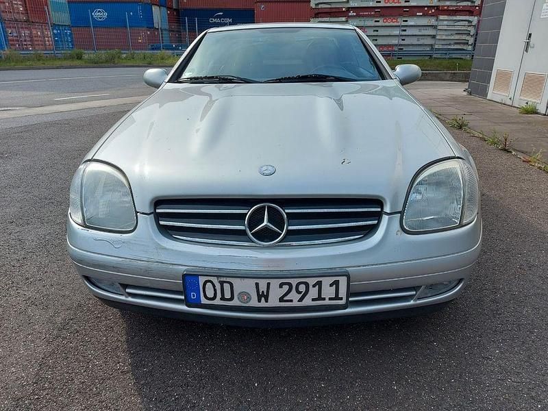 Gebraucht Mercedes SLK230 193 PS (141 kW) 1999 Silber Cabrio
