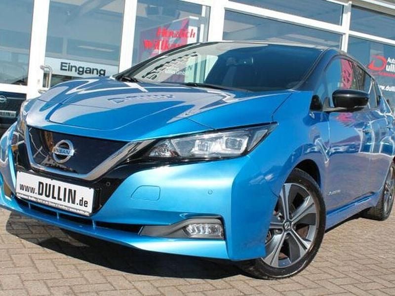 Gebraucht Nissan Leaf Tekna 110 kW (150 PS) 2021 Blau Kleinwagen