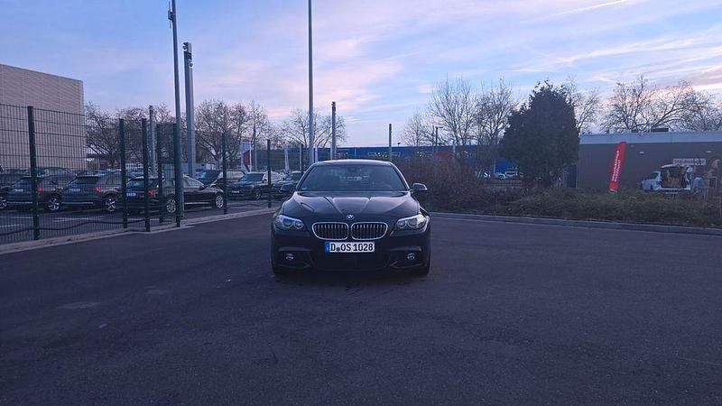Gebraucht BMW 520 Luxury Line 190 PS (139 kW) 2015 Blau Limousine