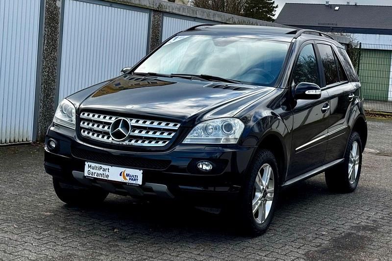 Gebraucht Mercedes ML320 224 PS (164 kW) 2008 Schwarz SUV