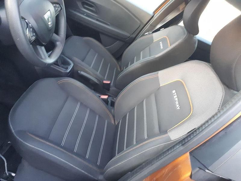 Gebraucht Dacia Sandero Essentiel 101 PS (74 kW) 2021 Orange Limousine
