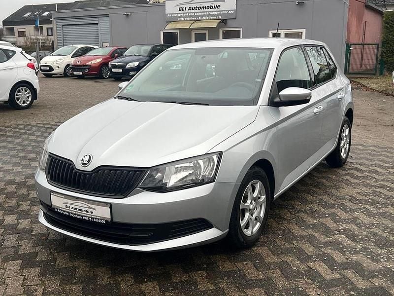 Silber Gebraucht 2015 Skoda Fabia Active Limousine | 6.490 € (Fairer Preis) - Bild 1/4