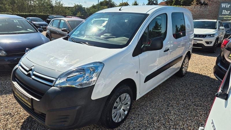 Weiß Gebraucht 2018 Citroën Berlingo Profi Van / Kleinbus | 9.990 € - Bild 1/3