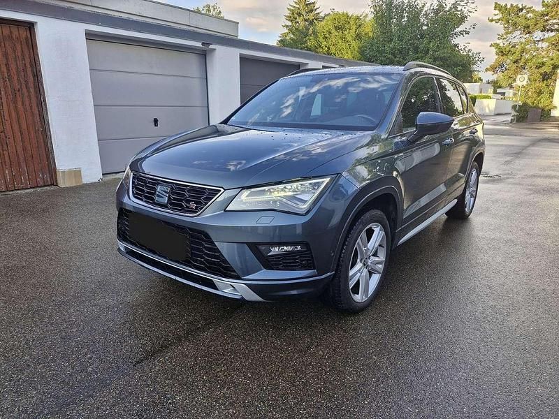 Grau Gebraucht 2020 Seat Ateca FR SUV | 25.300 € (Fairer Preis) - Bild 1/4