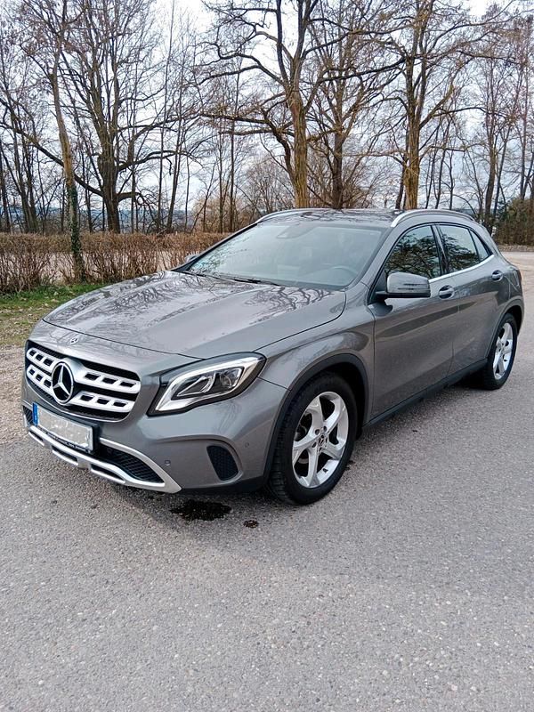 Gebraucht Mercedes GLA180 2018 Grau SUV