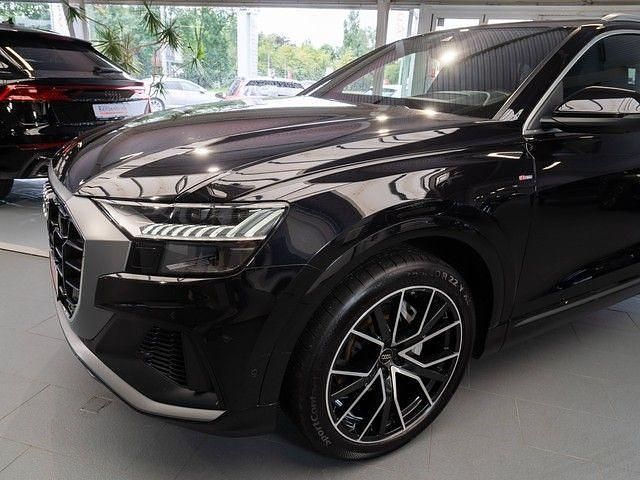 Gebraucht Audi Q8 S-Line 286 PS (210 kW) 2019 Orcaschwarz metallic (metallic) SUV