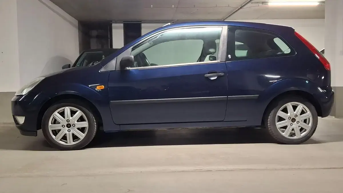 Gebraucht Ford Fiesta Ghia 80 PS (58 kW) 2003 Blau Kleinwagen