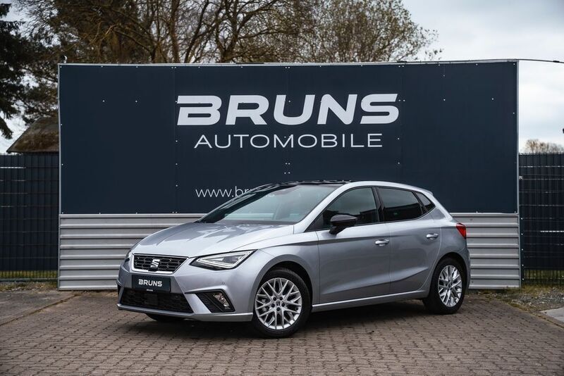 Grau Gebraucht 2024 Seat Ibiza FR Limousine | 18.490 € (Guter Preis) - Bild 1/4
