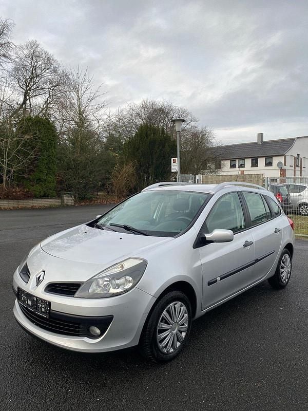 Gebraucht Renault Clio GrandTour Dynamique 75 PS (55 kW) 2008 Silber Kombi