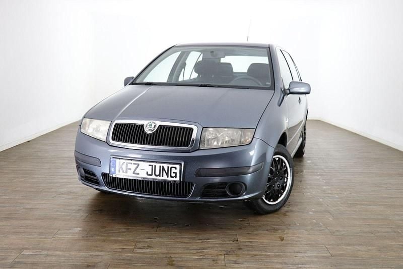 Grau Gebraucht 2006 Skoda Fabia Cool Edition Kleinwagen | 1.390 € (Guter Preis) - Bild 1/4
