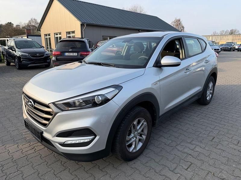 Second-hand Hyundai Tucson Classic 132 CP (97 kW) 2016 Argintiu SUV