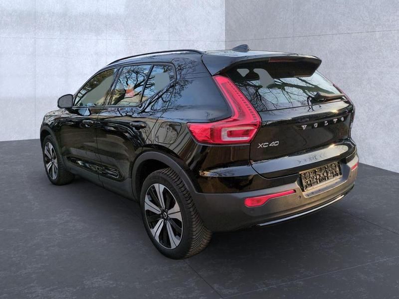 Gebraucht Volvo XC40 Plus 169 kW (231 PS) 2022 Black solid (stone) / solid (schwarz) SUV