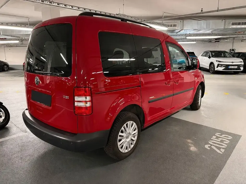 Gebraucht VW Caddy Team 86 PS (63 kW) 2015 Rot Van / Kleinbus