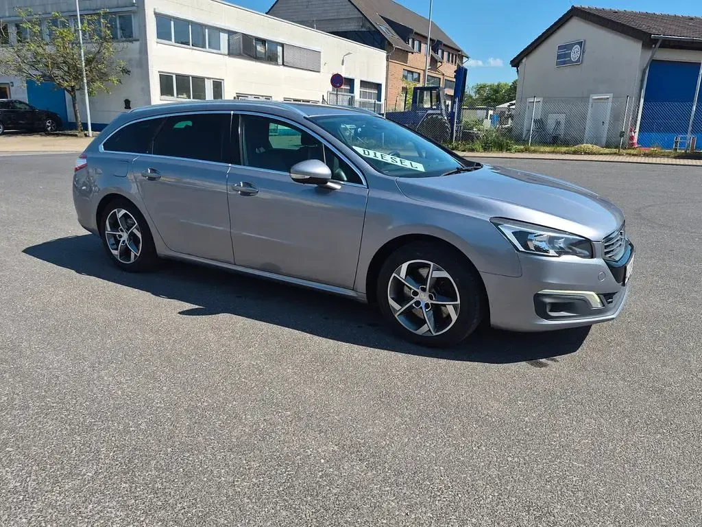 Gebraucht Peugeot 508 SW Allure 179 PS (131 kW) 2017 Grau Kombi