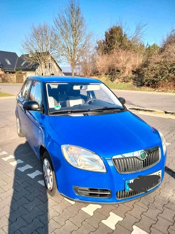 Blau Gebraucht 2009 Skoda Fabia Kleinwagen | 2.200 € (Guter Preis) - Bild 1/4