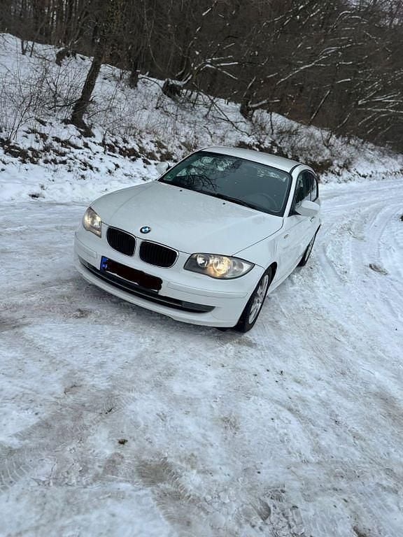 Gebraucht BMW 118 143 PS (105 kW) 2011 Weiß Kleinwagen