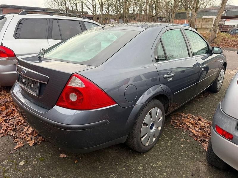 Gebraucht Ford Mondeo Ghia 145 PS (106 kW) 2003 Grau Limousine