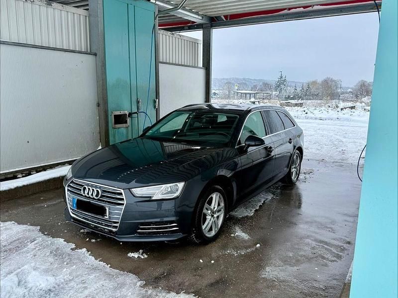 Grau Gebraucht 2018 Audi A4 Sport Kombi | 17.990 € (Fairer Preis) - Bild 1/4