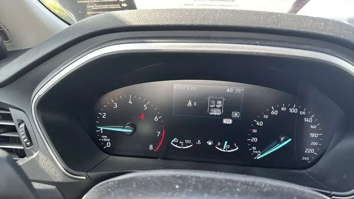 Gebraucht Ford Focus 101 PS (74 kW) 2019 Racerot Kombi