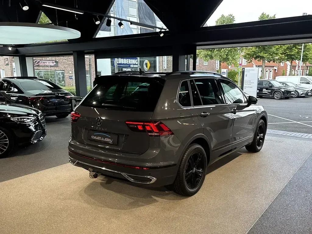 Gebraucht VW Tiguan Sport 122 PS (89 kW) 2022 Delfingrau (metallic) SUV