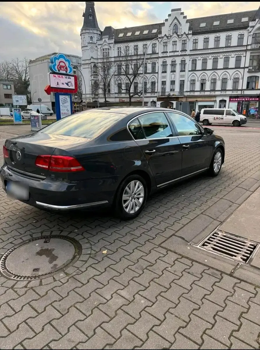 Usata VW Passat 160 CV (117 kW) 2011 Grigio Berlina
