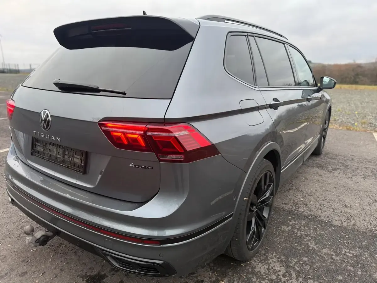Gebraucht VW Tiguan Allspace R-line 200 PS (147 kW) 2022 Grau SUV
