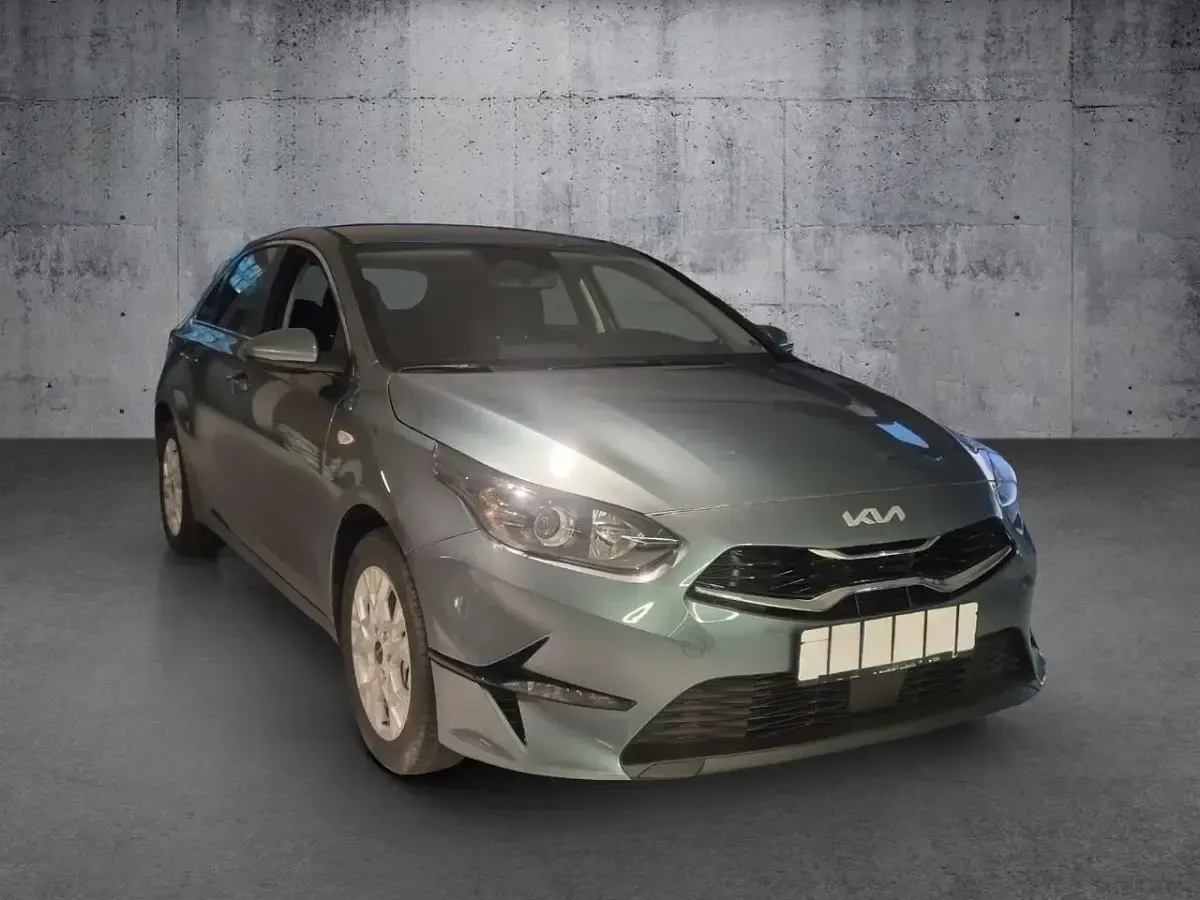 Neu Kia Ceed Vision 140 PS (102 kW) 2026 Yucca steel gray m Kleinwagen