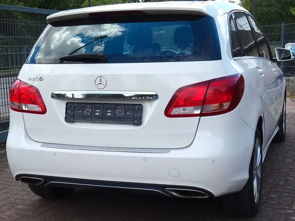 Gebraucht Mercedes B200 Style 156 PS (114 kW) 2016 Weiß Kleinwagen