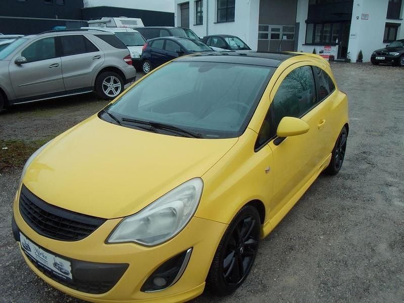 Second-hand Opel Corsa Color Edition 150 CP (110 kW) 2011 Galben Hatchback