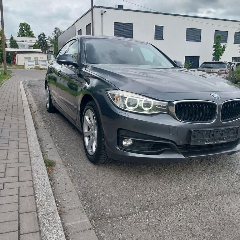 Grau Gebraucht 2014 BMW 320 Gran Turismo Sport Line Limousine | 8.500 € (Superpreis) - Bild 1/4