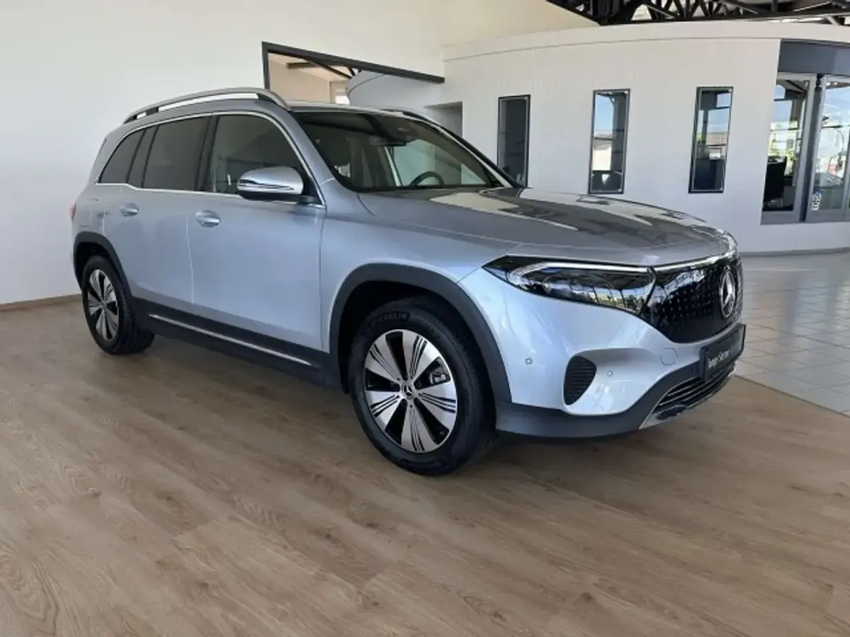 Gebraucht Mercedes EQB300 167 kW (228 PS) 2025 Lack hightechsilber SUV