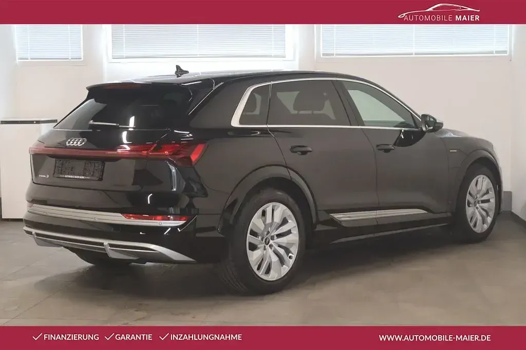 Gebraucht Audi e-tron Sport 369 kW (503 PS) 2023 Brillantschwarz SUV