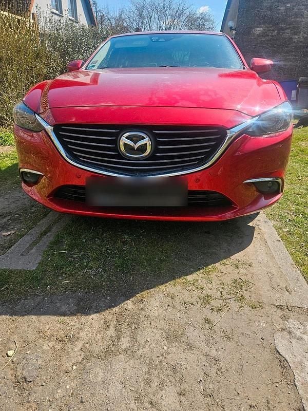 Używany Mazda 6 Sky 175 KM (128 kW) 2015 Czerwony Sedan/Limuzyna