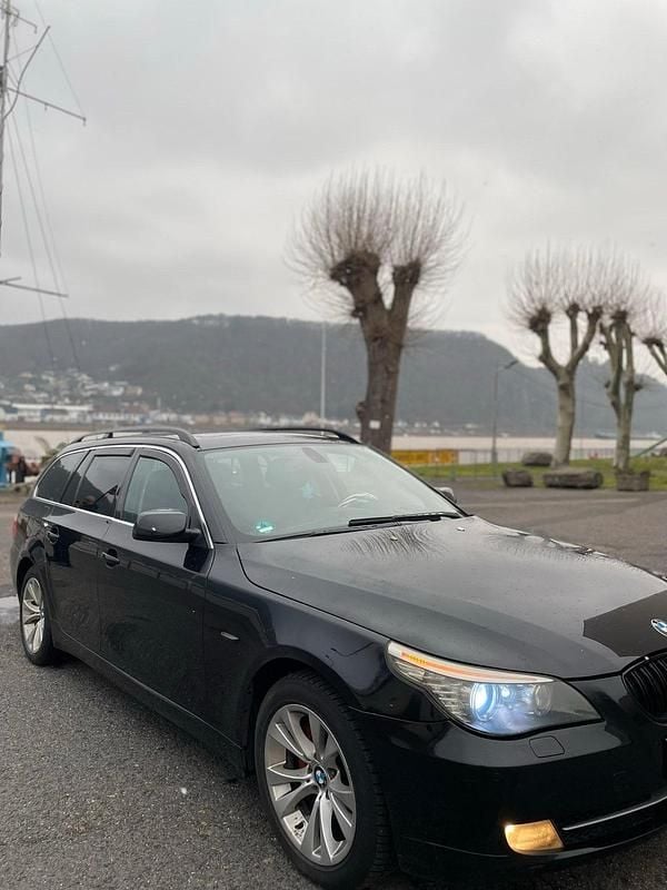 Gebraucht BMW 525 M Sport 197 PS (144 kW) 2009 Schwarz Kombi