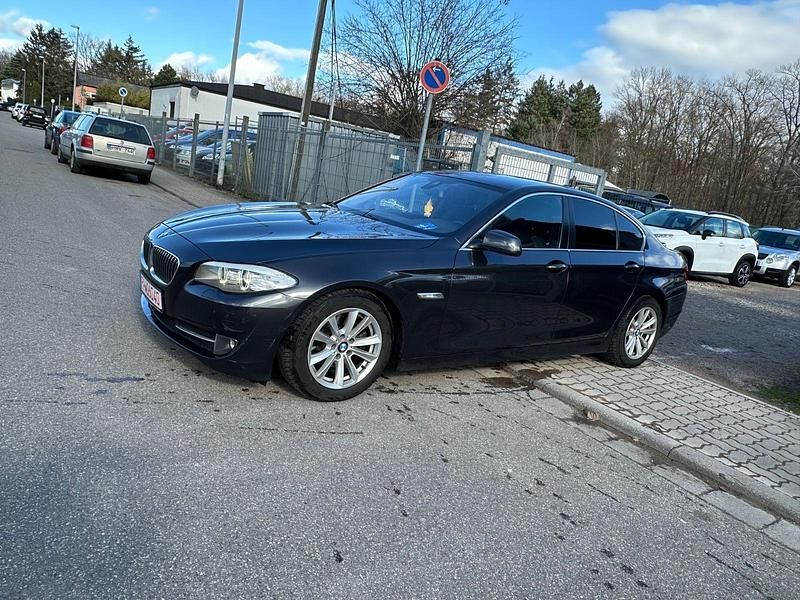Gebraucht BMW 520 Sport Line 184 PS (135 kW) 2013 Grau Limousine