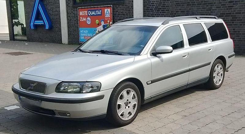 Silber Gebraucht 2004 Volvo V70 Kombi | 1.650 € (Superpreis) - Bild 1/4