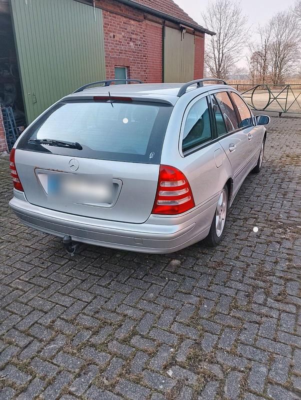 Gebraucht Mercedes C180 143 PS (105 kW) 2004 Silber Kombi