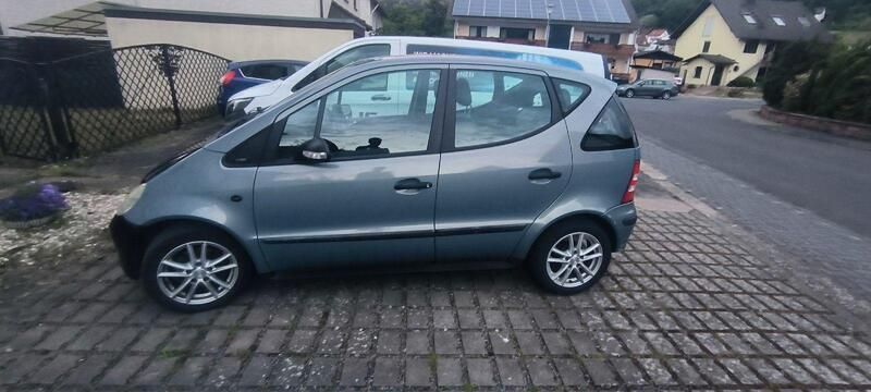 Blau Gebraucht 2003 Mercedes A140 Classic Limousine | 600 € - Bild 1/4