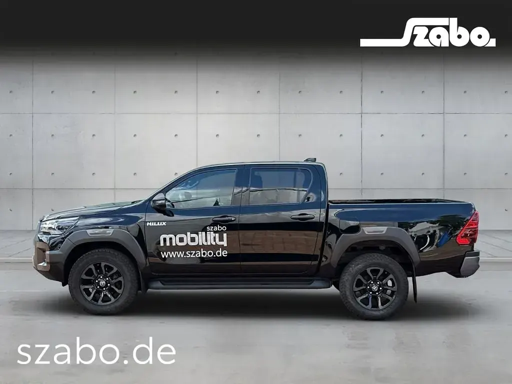 Gebraucht Toyota HiLux Basis 205 PS (150 kW) 2024 Schwarz Pickup