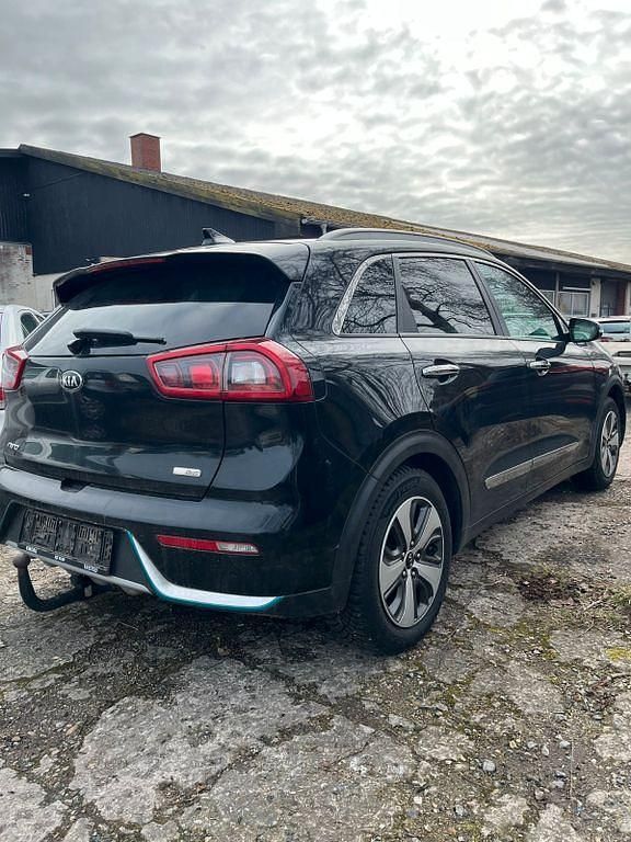 Gebraucht Kia Niro 105 PS (77 kW) 2017 Schwarz SUV