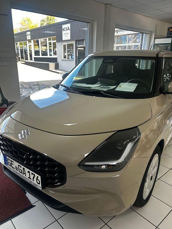 Neu Suzuki Swift Comfort 83 PS (61 kW) 2025 Beige Kleinwagen