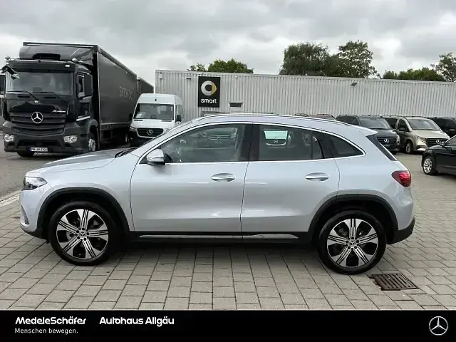 Gebraucht Mercedes EQA250+ Progressive 150 kW (204 PS) 2025 Lack hightechsilber SUV